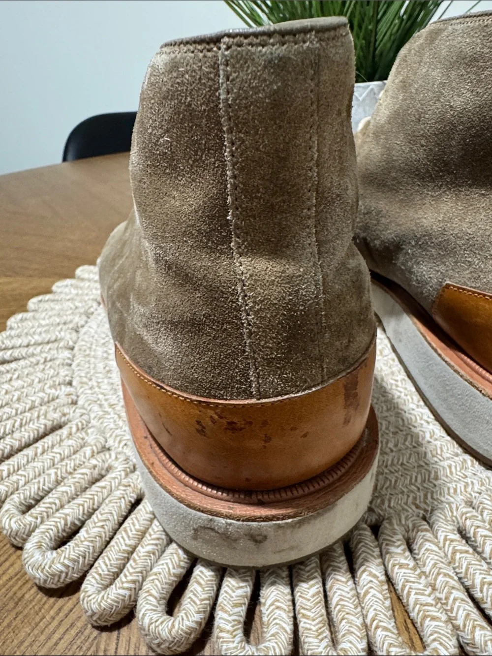Allen Edmonds mens 12 tan suede leather Brooklyn light chukka boot EUC